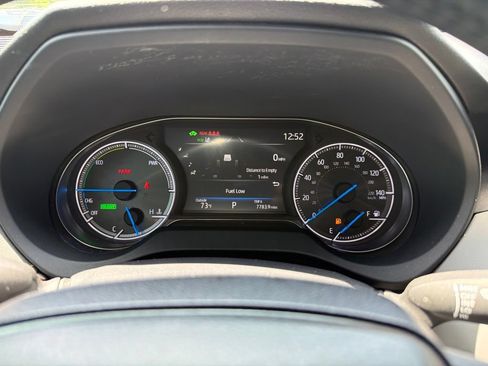 Used 2022 Toyota Venza XLE AWD/4WD image 17