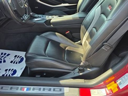 Used 2018 Chevrolet Camaro SS RWD image 9