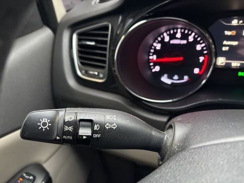 Used 2016 Kia Sedona SX image 20