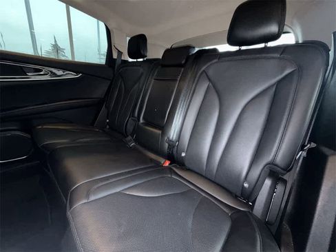 Used 2022 Lincoln Nautilus Reserve w/ Equipment Group 201A image 12