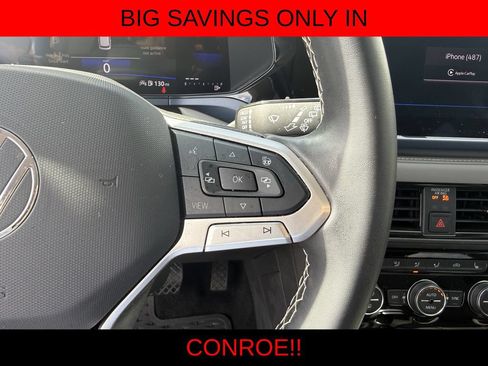 Used 2024 Volkswagen Taos SE AWD/4WD image 15