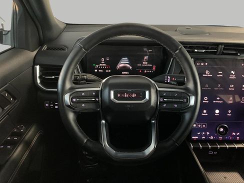 Used 2025 GMC Terrain Elevation image 4