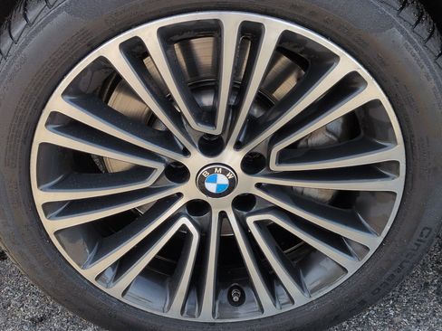 Used 2019 BMW 530e w/ Convenience Package image 13