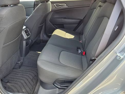 Used 2025 Kia Sportage LX FWD image 11