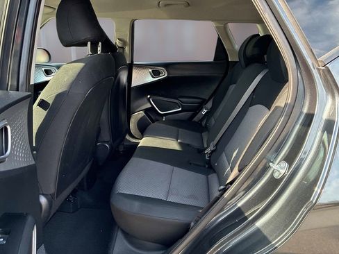 Used 2025 Kia Soul LX w/ LX Technology Package FWD image 13