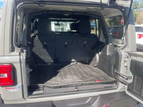 Used 2021 Jeep Wrangler Unlimited Rubicon image 22