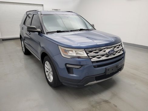 Used 2018 Ford Explorer XLT AWD/4WD image 13