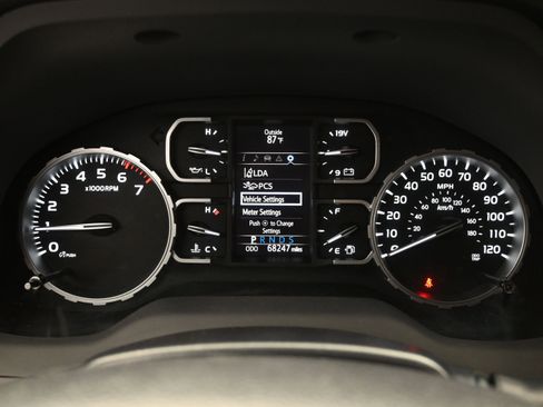 Used 2021 Toyota Tundra SR5 w/ SR5 Upgrade Package AWD/4WD image 27
