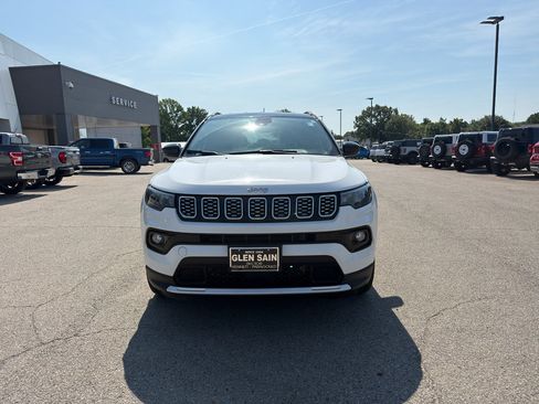 Used 2025 Jeep Compass Limited AWD/4WD image 8
