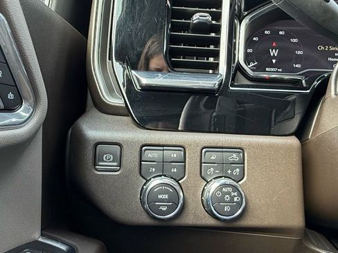 Used 2023 GMC Sierra 1500 SLT w/ SLT Premium Package image 13