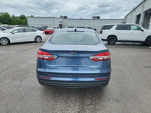Used 2019 Ford Fusion SE FWD image 4