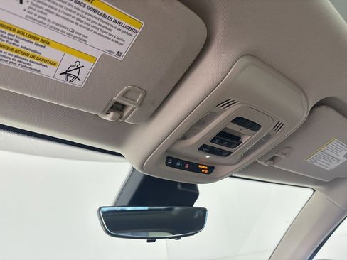 Used 2023 Buick Envision Avenir image 23