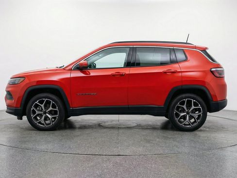 Used 2025 Jeep Compass Limited AWD/4WD image 5
