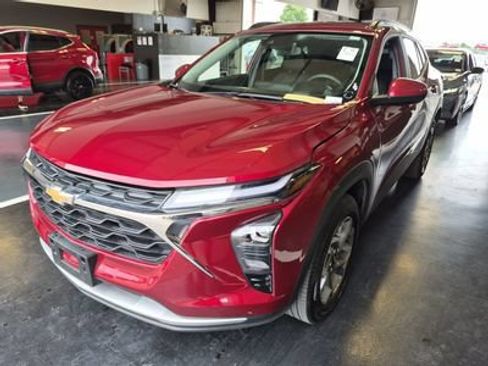 Used 2025 Chevrolet Trax LT w/ LT Convenience Package FWD image 22