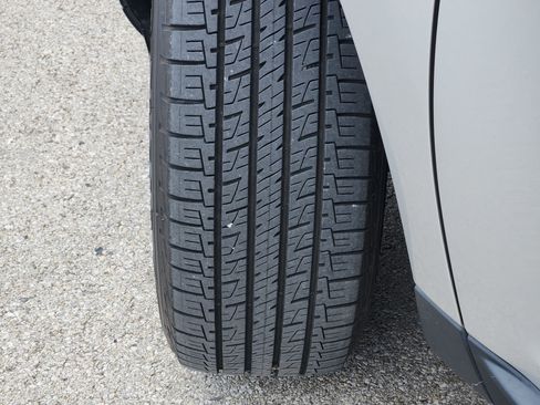 Used 2014 Ford Edge Limited FWD image 11