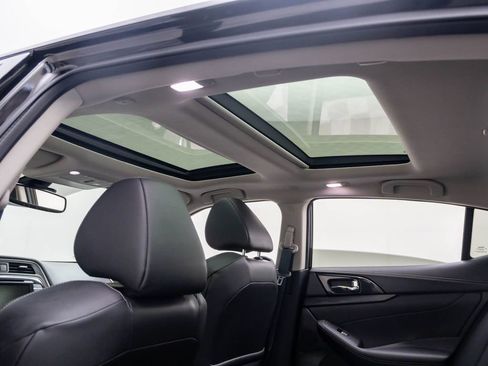 Used 2019 Nissan Maxima Platinum w/ Sport Mat Group FWD image 18