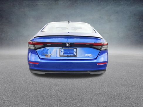 Used 2025 Honda Accord Sport image 4
