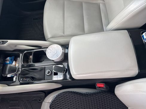 Used 2020 Kia Telluride S w/ S 8 Passenger Seating Package FWD image 16