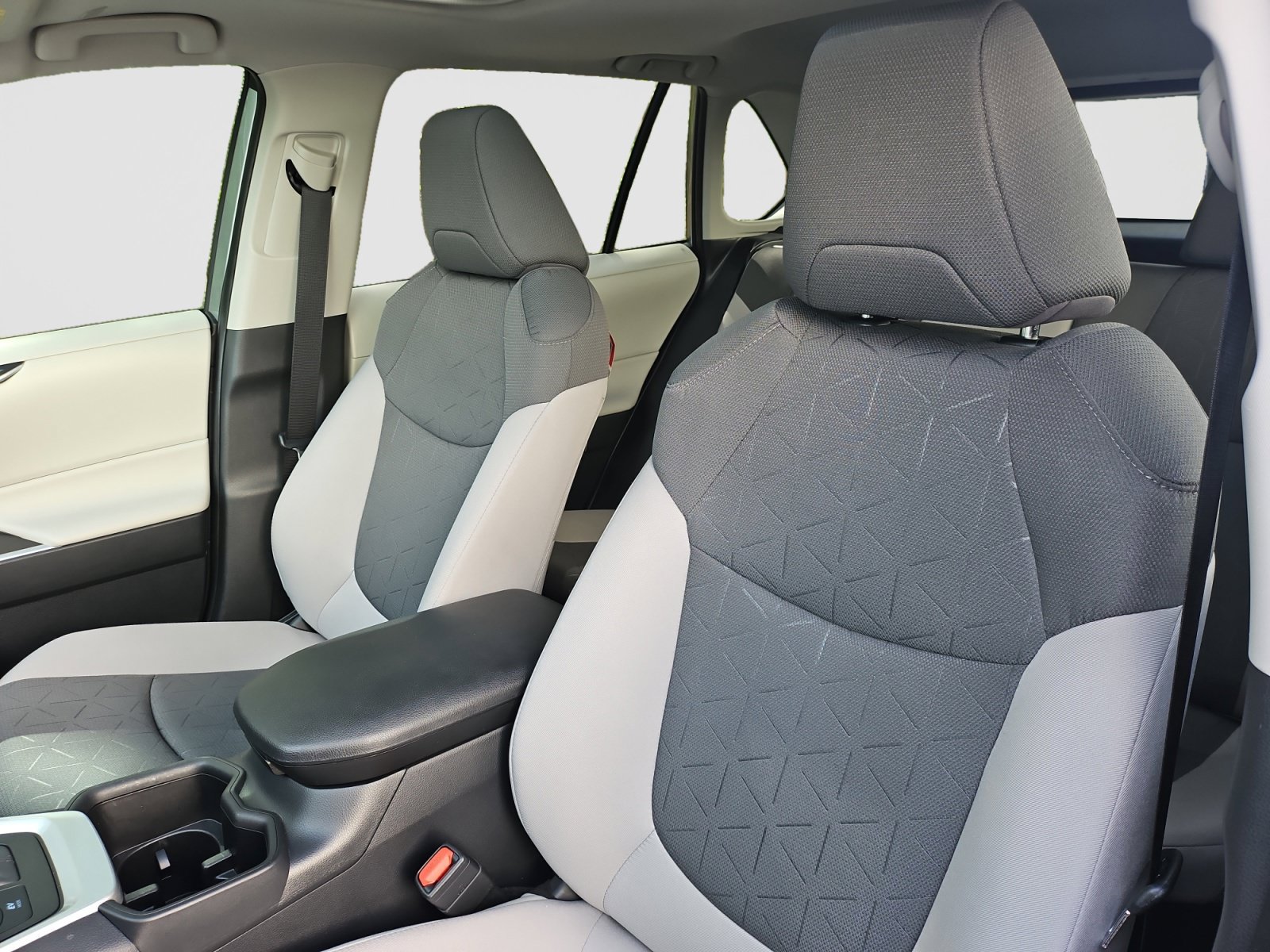 Used 2025 Toyota RAV4 XLE w/ Convenience Package AWD/4WD image 23