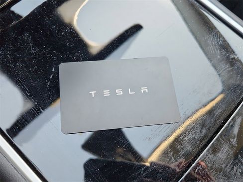 Used 2020 Tesla Model 3 Standard Range Plus image 24