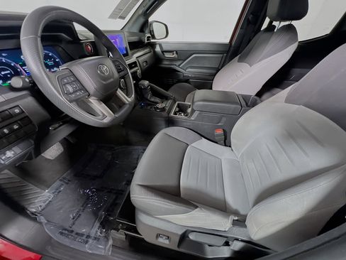 Used 2025 Toyota Tacoma TRD Off-Road AWD/4WD image 14