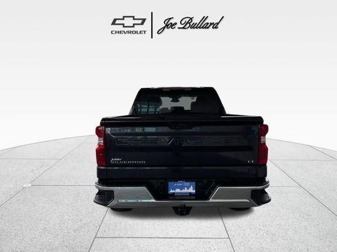 Used 2024 Chevrolet Silverado 1500 LT AWD/4WD image 8