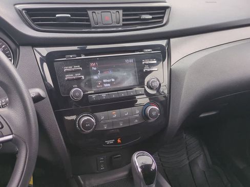 Used 2018 Nissan Rogue Sport S image 26