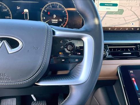 Used 2025 INFINITI QX80 Sensory AWD/4WD image 11