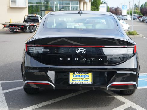 Used 2025 Hyundai Sonata SEL FWD image 5
