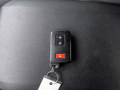 Used 2019 Toyota Tacoma TRD Sport w/ Technology Package AWD/4WD image 29