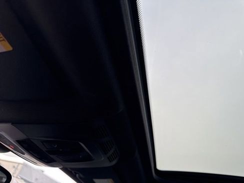 Used 2018 BMW M2 image 22