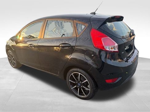 Used 2018 Ford Fiesta SE image 3