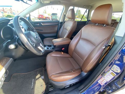 Used 2017 Subaru Outback 3.6R Touring w/ Popular Package #5A AWD/4WD image 11