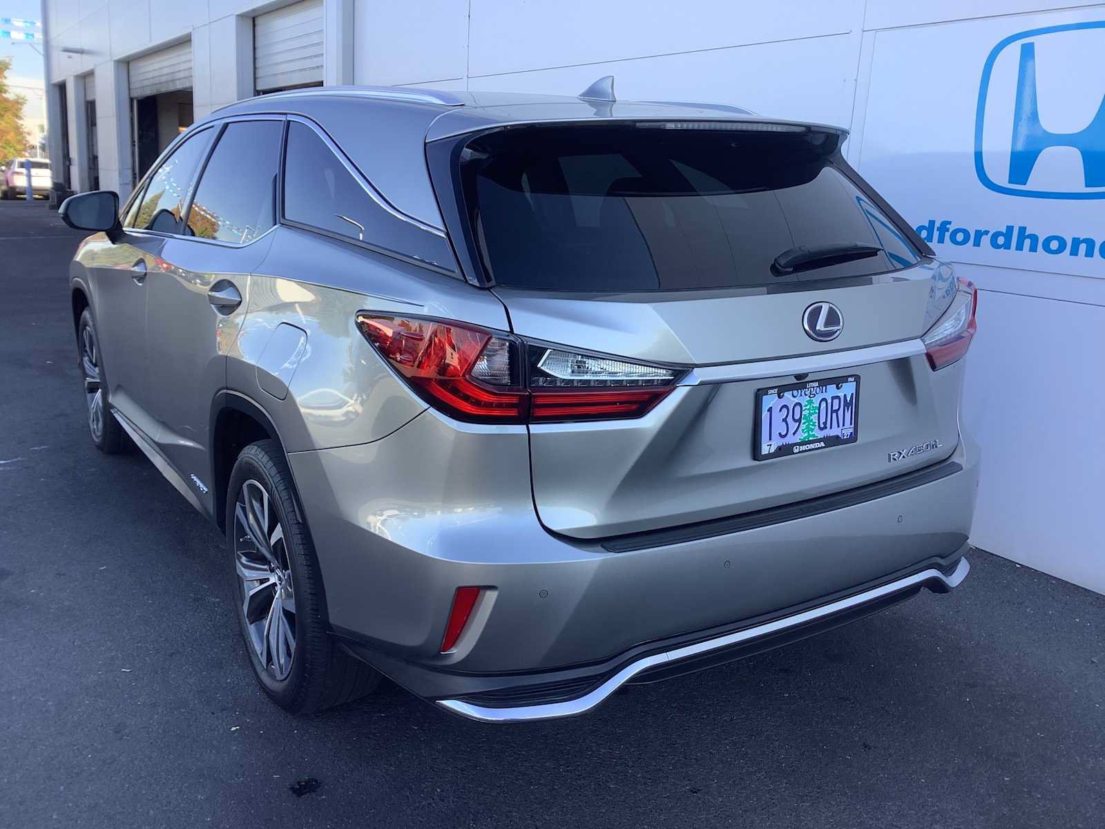 Used 2019 Lexus RX 450hL Premium w/ Premium Package AWD/4WD image 4