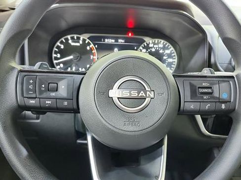 Certified 2022 Nissan Rogue SV FWD image 15