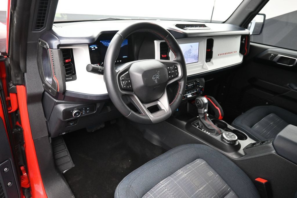 Used 2023 Ford Bronco Heritage Edition AWD/4WD image 21