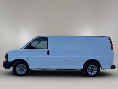 Used 2013 GMC Savana 1500 AWD image 2