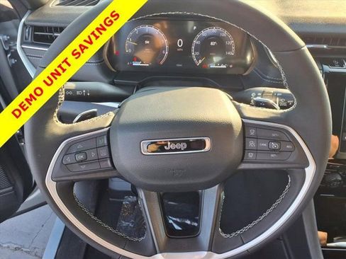New 2025 Jeep Grand Cherokee 4WD image 11