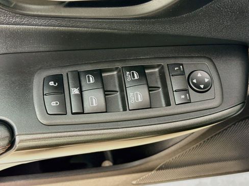 Used 2022 Jeep Cherokee Trailhawk AWD/4WD image 20