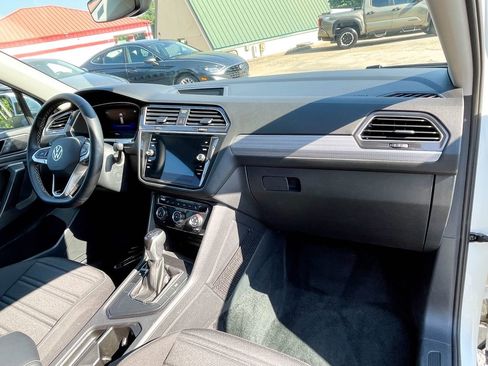 Used 2024 Volkswagen Tiguan S image 9