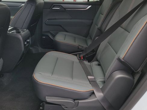 New 2026 GMC Acadia AT4 w/ Luxury Package image 7