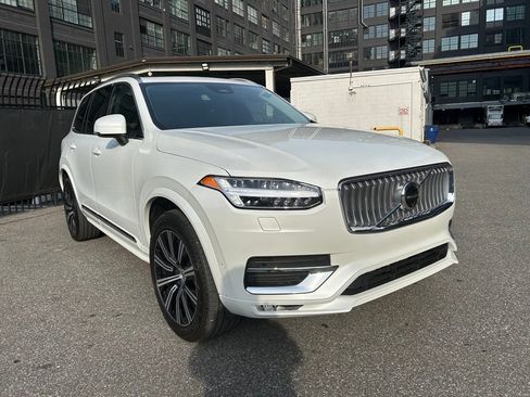 Certified 2024 Volvo XC90 B5 Plus image 2