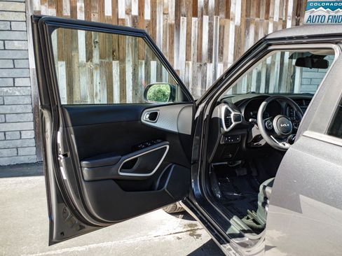 Used 2022 Kia Soul LX w/ Technology Package FWD image 10