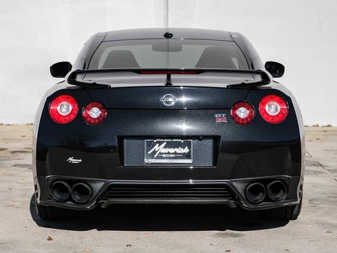 Used 2014 Nissan GT-R Black Edition image 9