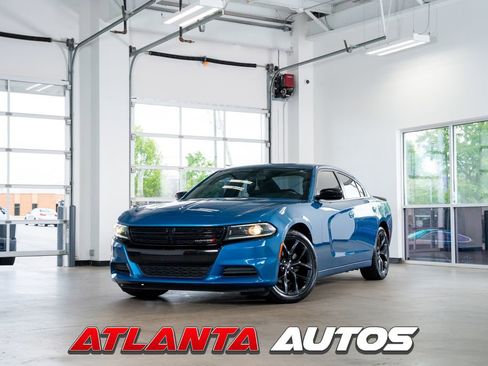 Used 2022 Dodge Charger SXT w/ Blacktop Package RWD image 1