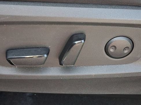 Used 2022 Nissan Pathfinder SV AWD/4WD image 28