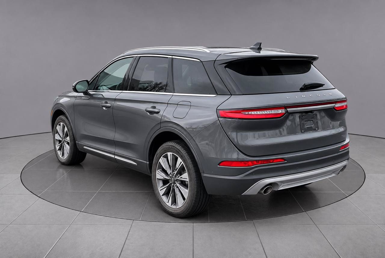 Used 2021 Lincoln Corsair Reserve w/ Elements Package AWD/4WD image 2