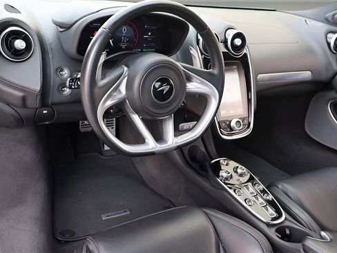 Used 2022 McLaren GT image 12