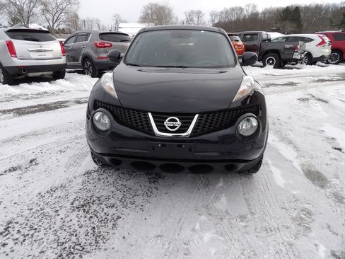 Used 2013 Nissan Juke SV image 2