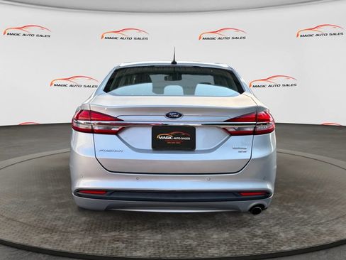 Used 2017 Ford Fusion SE FWD image 9